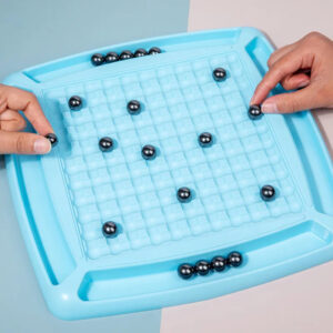 لعبة المغناطيس لتسلية الاوقات في كل التجمعات لاطفال و كبار